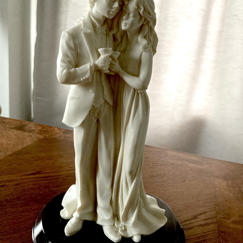 Claudio Vivian Italian artist, vintage alabaster figurine 1996, high 13 inch.